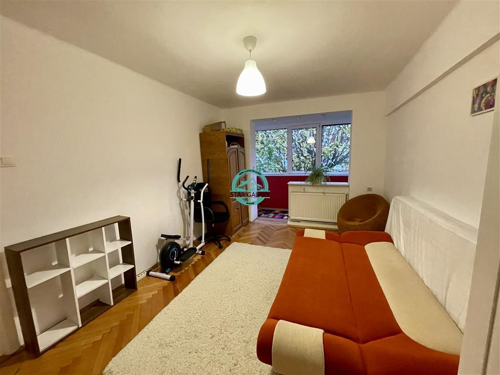 Apartament cu 2 camere de vanzare, decomandat, str. Liviu Rebreanu