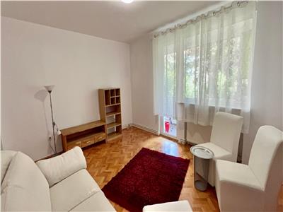 I rent a 3 room apartment, in Cornisa, 4 minutes from UMF
