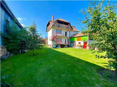 Vand casa in Reghin cu suprafata utila 180 mp si teren 1350 mp