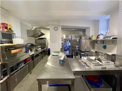 Spatiu comercial de inchiriat cu bucatarie dotata complet Ultracentral