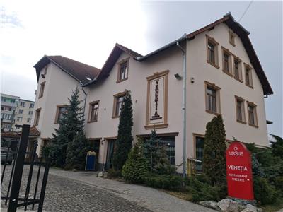 Vand restaurant cu clientela formata si 17 camere de cazare