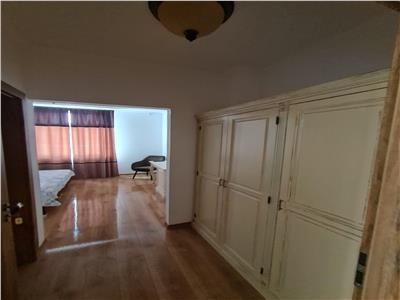 Vand restaurant cu clientela formata si 17 camere de cazare
