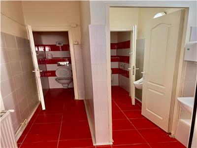 Inchiriez spatiu ultracentral cu suprafata de 190 mp, zona McDonald's