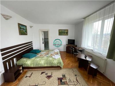 Vanzare vila cu 12 camere, 720 mp utili, 2100 mp teren, in Corunca