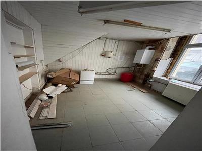Inchiriez spatiu comercial ultracentral ideal pentru magazin, banca