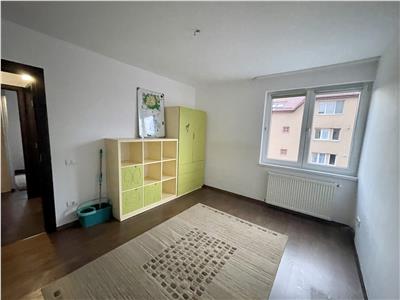 Apartament cu 3 camere de vanzare, modern, et. 4 din 5 in 7 Noiembrie
