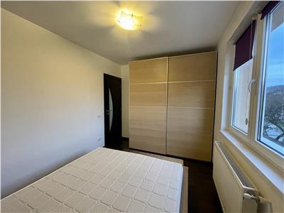Apartament cu 3 camere de vanzare, modern, et. 4 din 5 in 7 Noiembrie