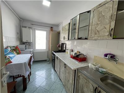 Apartament cu 3 camere de vanzare, decomandat, etaj 8 din 10 in Tudor