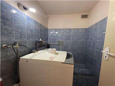 Apartament cu 3 camere de vanzare, decomandat, etaj 8 din 10 in Tudor