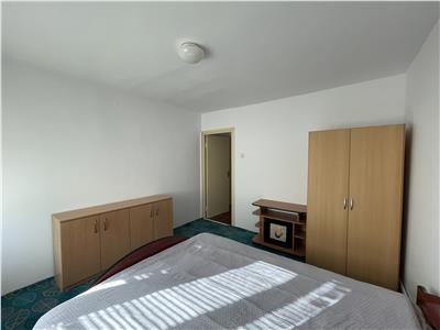 Apartament cu 3 camere de vanzare, decomandat, etaj 8 din 10 in Tudor