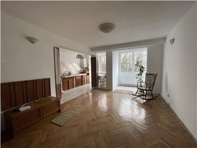Apartament cu 4 camere de vanzare, cu 110 mp utili, in Cornisa
