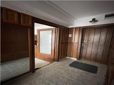 Apartament cu 4 camere de vanzare, cu 110 mp utili, in Cornisa