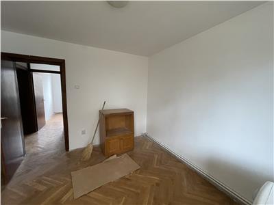 Apartament cu 4 camere de vanzare, cu 110 mp utili, in Cornisa