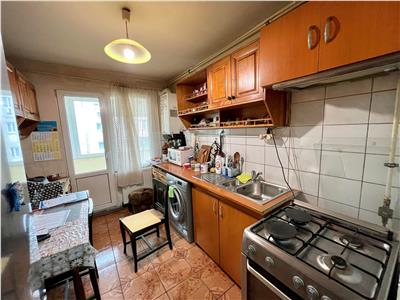 DE VANZARE APARTAMENT CU 2 CAMERE DECOMANDAT IN 7 NOIEMBRIE ET 2