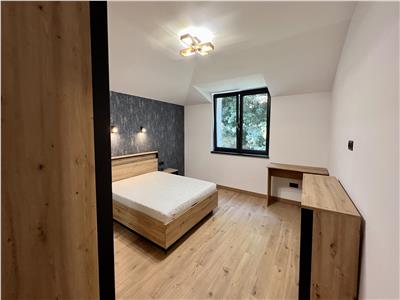 Inchiriez apartament cu 2 camere in Cornisa mobilat si utilat lux