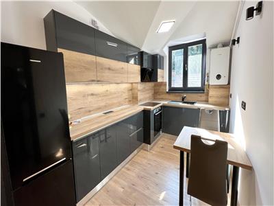 Inchiriez apartament cu 2 camere in Cornisa mobilat si utilat lux