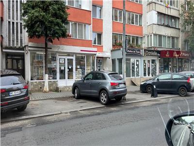 Inchiriez spatiu comercial cu vad foarte bun intre Fortuna si Corina