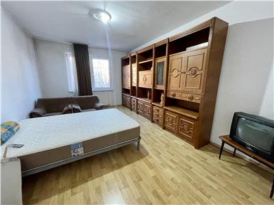 I am selling a 2room apartment, detached, in Tudor Bld. Pandurilor