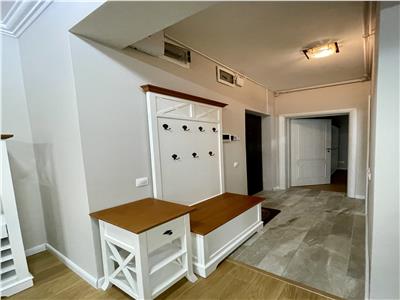 Apartment with 2 rooms for rent, with parking space in the Center