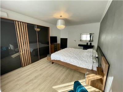 Inchiriere apartament singur pe nivel, 4 camere, lux, in 7 Noiembrie