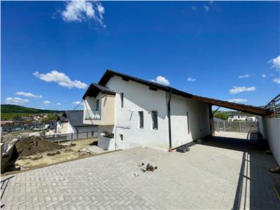 Casa de vanzare cu 4 camere de 120 mp si teren 440 mp, in Livezeni
