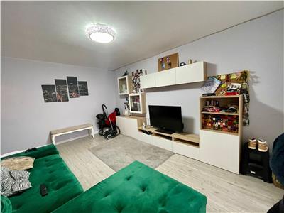 Inchiriez apartament cu 4 camere modern mobilat in 7 Noiembrie !