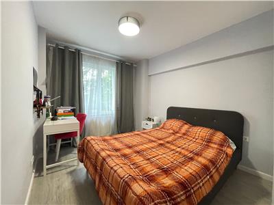 Inchiriez apartament cu 4 camere modern mobilat in 7 Noiembrie !