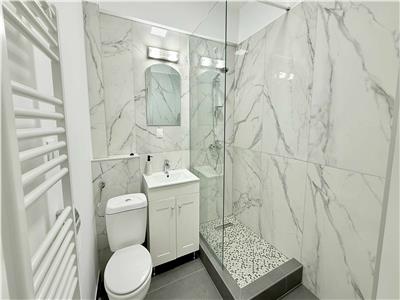 Inchiriez apartament cu 2 camere, bloc Nou, in 7 Noiembrie