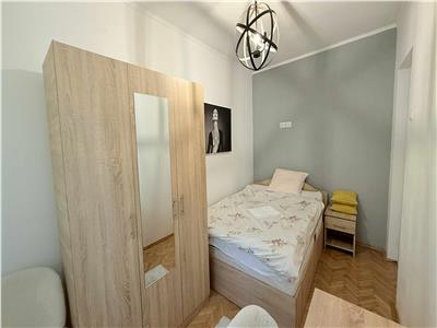 Inchiriez apartament cu 3 camere in Cornisa la 5 minute de UMF