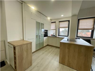Apartament tip penthouse de vanzare, sup 90 mp, in Cornisa