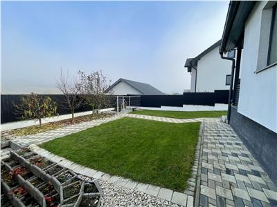 Casa cu 4 camere moderna de vanzare, teren 550 mp, in Budiu Mic