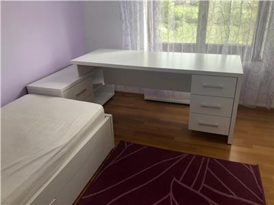 Casa cu 5 camere de inchiriat, teren 500 mp, in Corunca