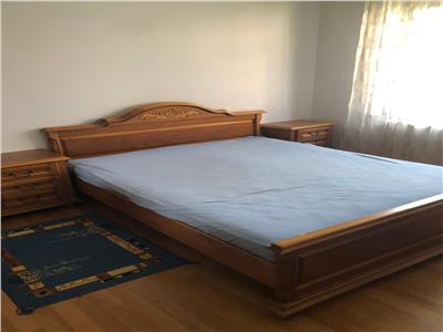 Casa cu 5 camere de inchiriat, teren 500 mp, in Corunca