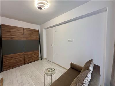 Inchiriez apartament cu 3 camere in Complexul Maurer, prima inchiriere