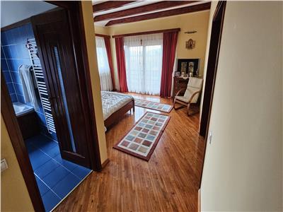 House / villa for sale 380 sqm in Sangeorgiu de Mures
