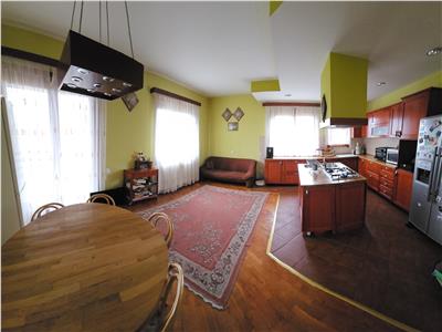 House / villa for sale 380 sqm in Sangeorgiu de Mures