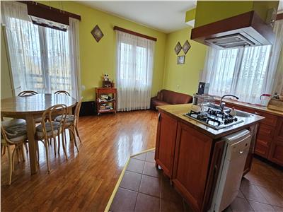 House / villa for sale 380 sqm in Sangeorgiu de Mures