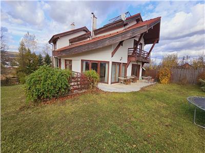House / villa for sale 380 sqm in Sangeorgiu de Mures