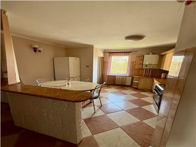 Apartament cu 3 camere de vanzare, etaj 1 din 4, in Tudor, bld. Pandurilor