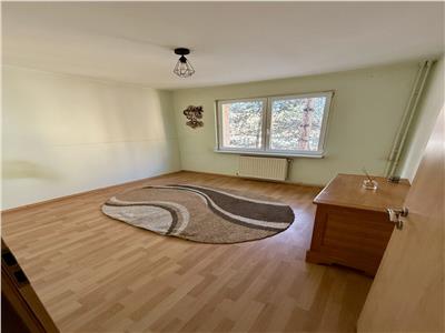 Apartament cu 3 camere de vanzare, etaj 1 din 4, in Tudor, bld. Pandurilor