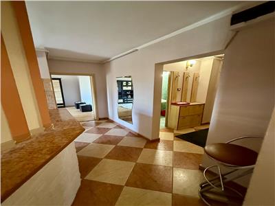 Apartament cu 3 camere de vanzare, etaj 1 din 4, in Tudor, bld. Pandurilor
