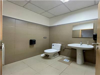 Spatiu comercial cu suprafata de 97 mp, aflat in Tudor, bld. Pandurilor