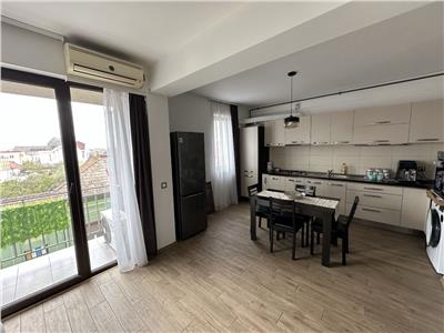 Apartament cu 2 camere de inchiriat modern cu loc de parcare in Centru