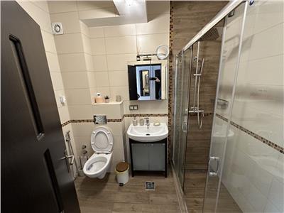 Apartament cu 2 camere de inchiriat modern cu loc de parcare in Centru