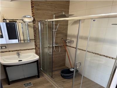 Apartament cu 2 camere de inchiriat modern cu loc de parcare in Centru