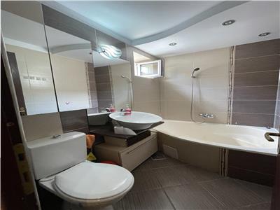 Apartament cu 3 camere de inchiriat, mobilat si utilat, in 7 Noiembrie
