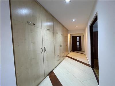 Apartament cu 3 camere de inchiriat, mobilat si utilat, in 7 Noiembrie