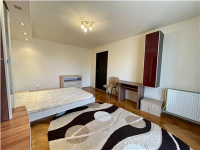 Apartament cu 3 camere de inchiriat, mobilat si utilat, in 7 Noiembrie