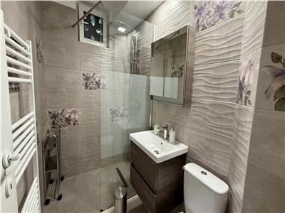 I am renting a modern, equipped and furnished 3room apartment 5 minutes from UMF
