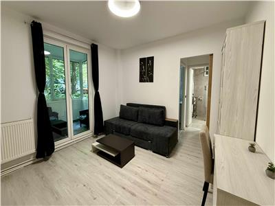 I am renting a modern, equipped and furnished 3room apartment 5 minutes from UMF